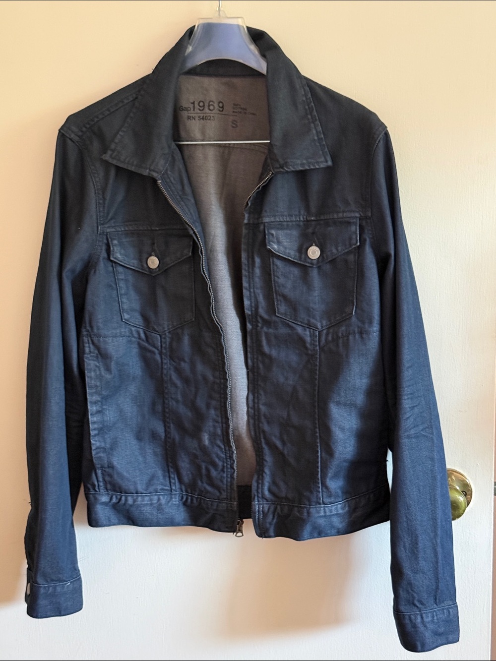 GAP Men's Black Lightweight Denim Jacket